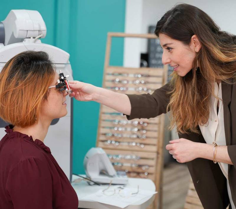 Hélène B. , opticienne